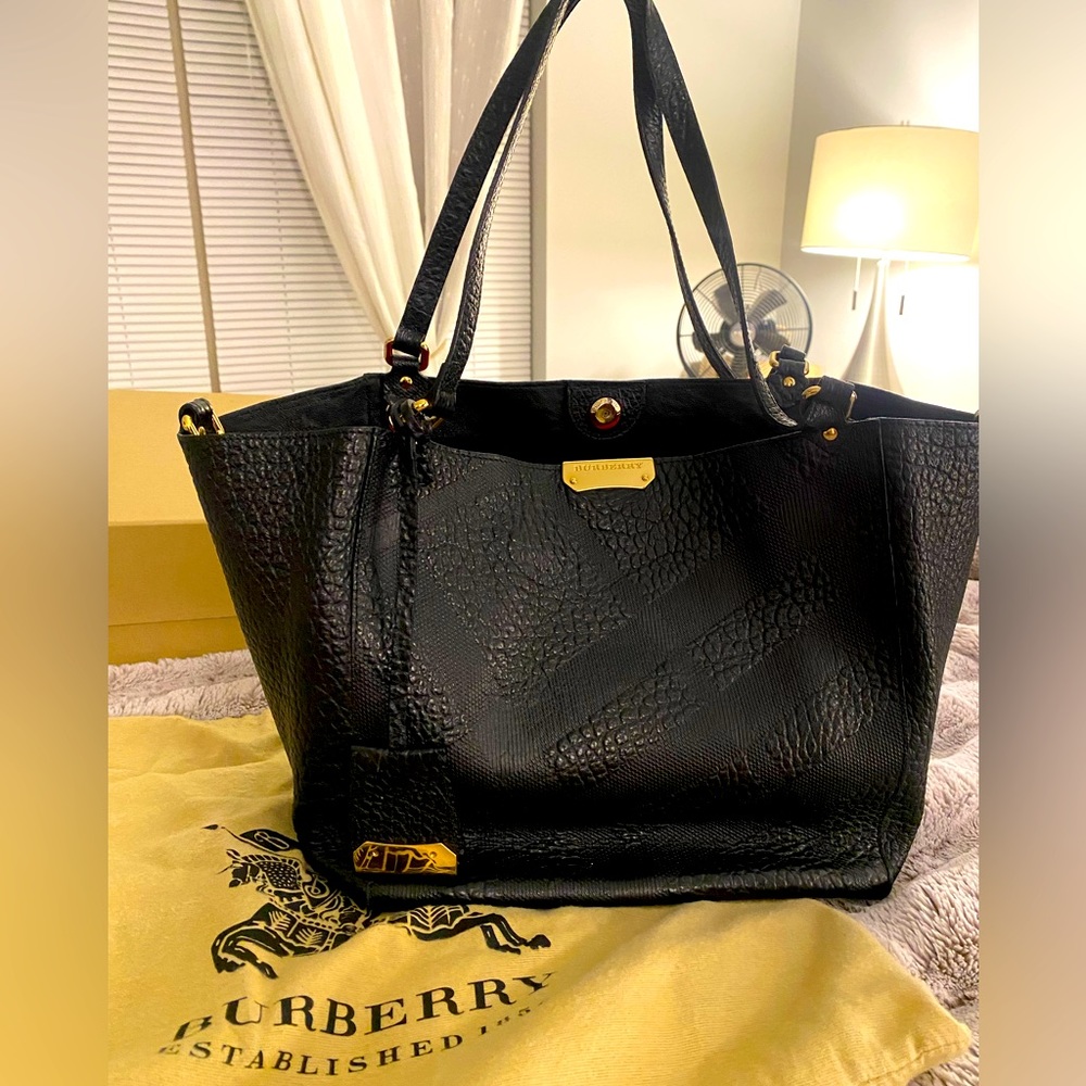 Brand new, never used. Christmas gift that sat in the closet.